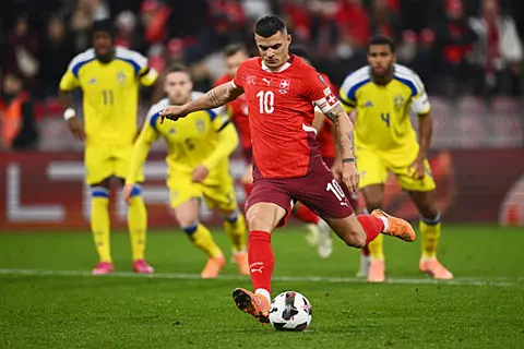 دقيقة بدقيقة.. سويسرا 2-1 السويد.. تشاكا يتقدم (فيديو وصور)